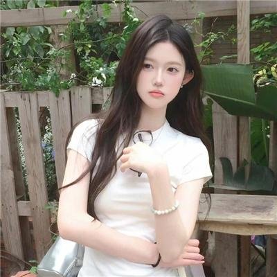 黑夜中的玻璃人偶